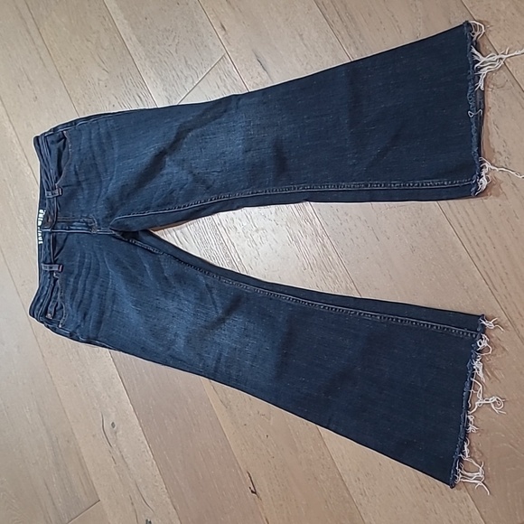EUC Idyllwind Jeans Women's sz 12 Mis Rise Dark Wash Raw Hem Flare Denim Jean - Picture 2 of 11